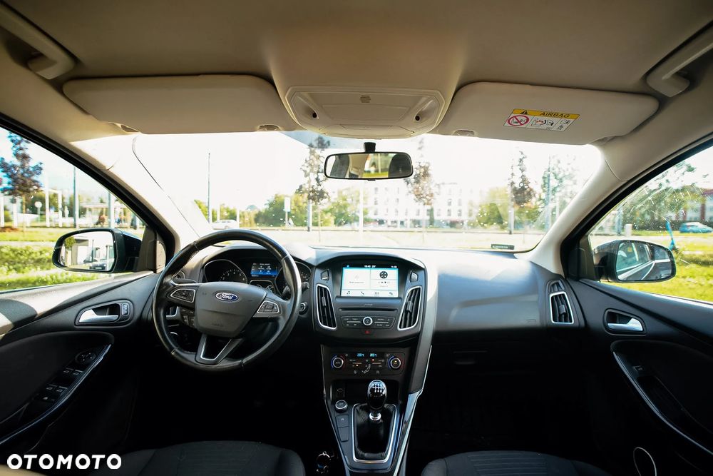 Ford Focus 1.5 EcoBoost Titanium ASS - 5