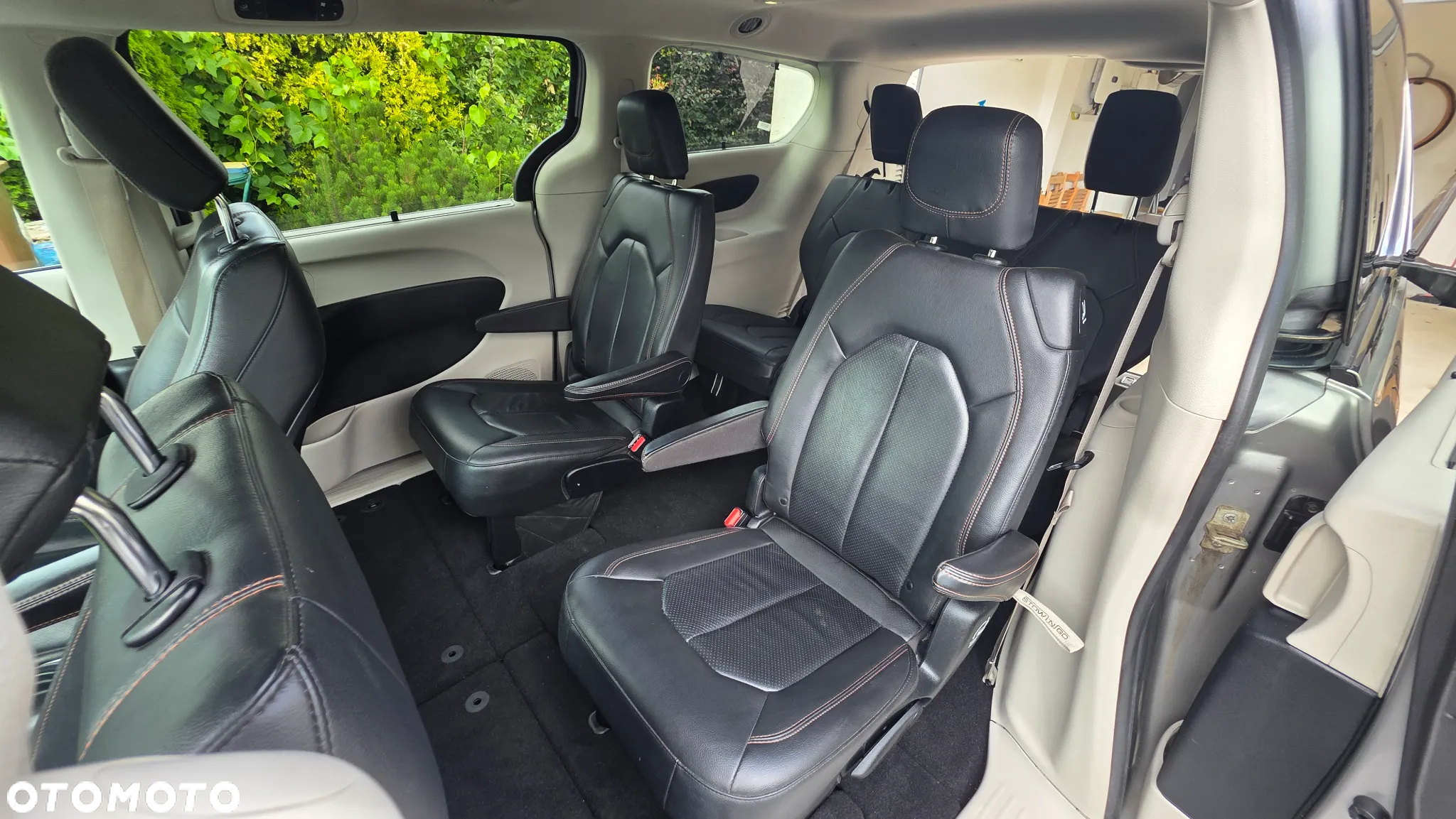 Chrysler Pacifica - 11