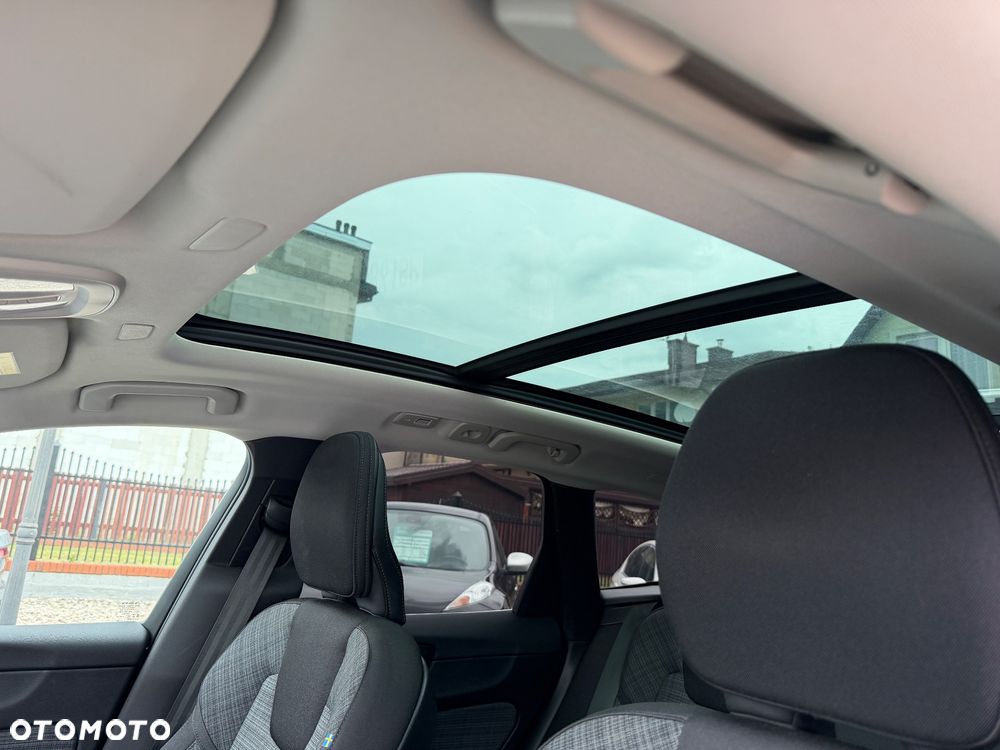 Volvo XC 60 T6 Plug-In Hybrid AWD Core - 6
