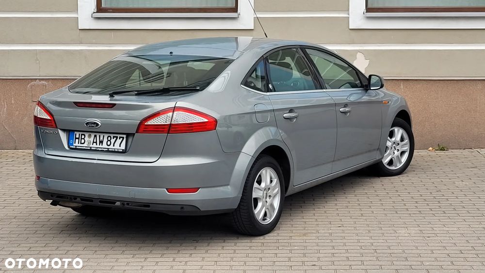 Ford Mondeo 2.0 Ghia - 15
