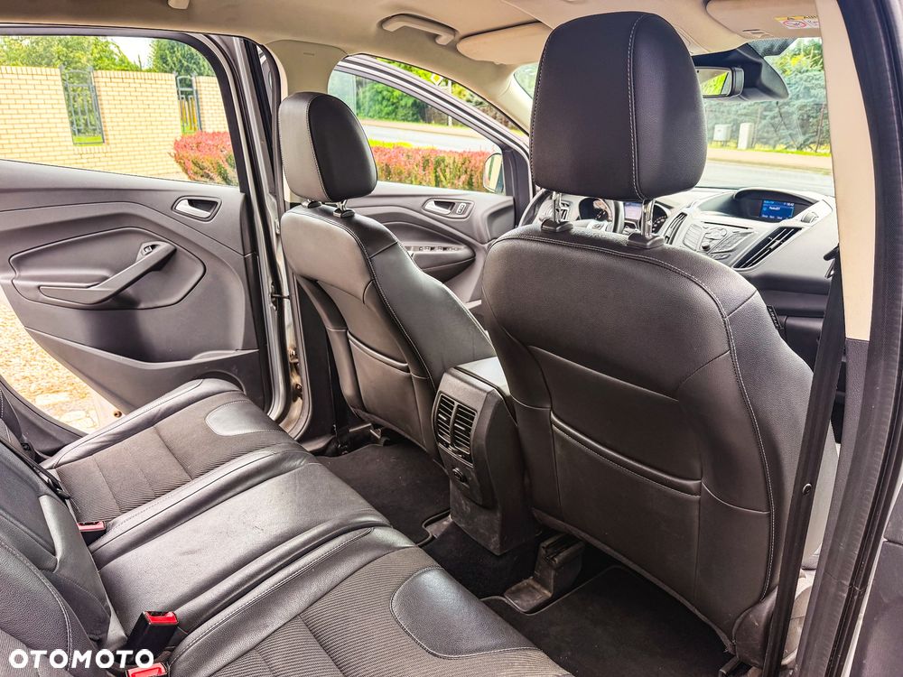 Ford Kuga 1.5 EcoBoost 2x4 Titanium - 27