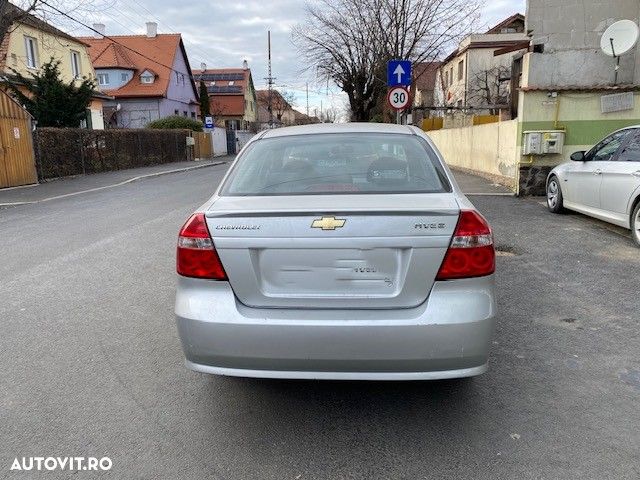 Chevrolet Aveo - 6