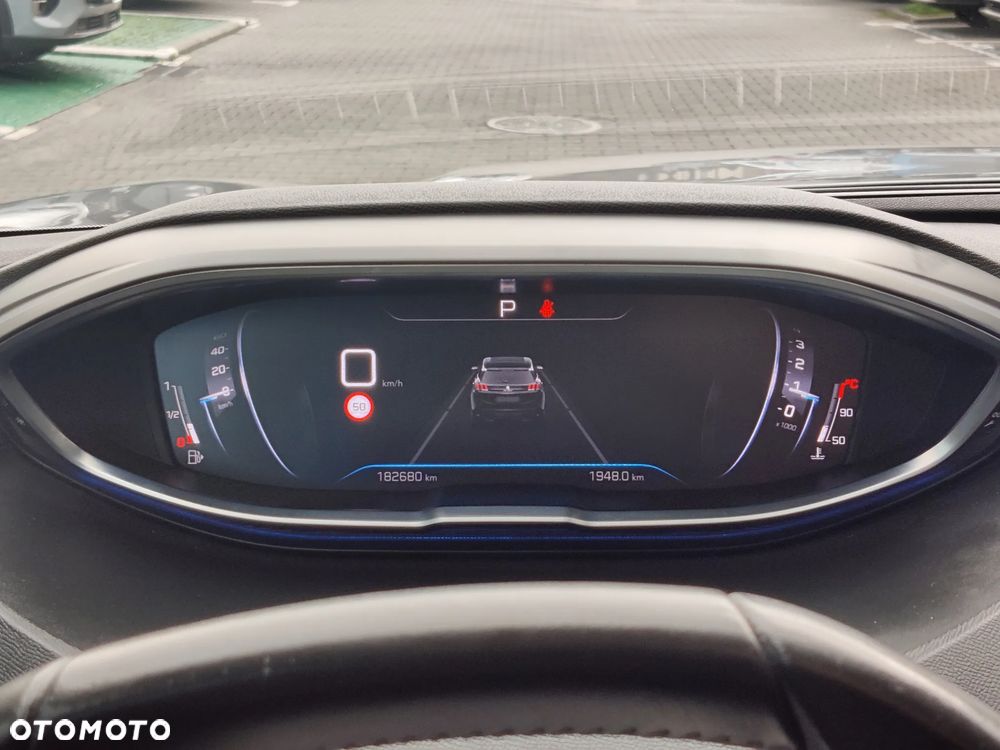Peugeot 3008 1.2 PureTech GPF Active S&S EAT8 - 10
