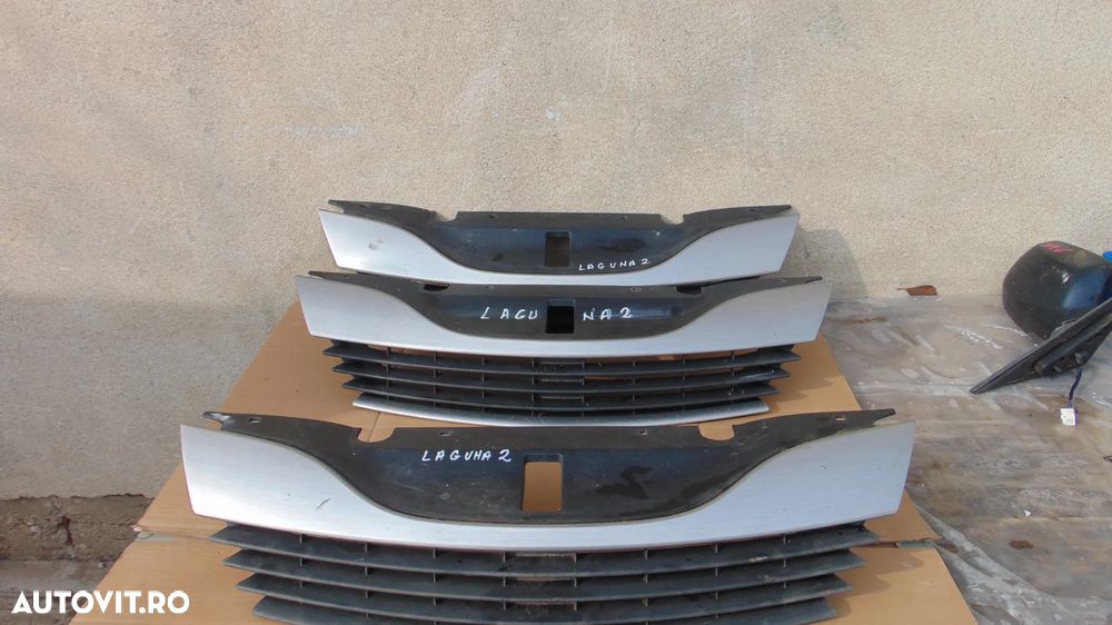 Grila fata Renault Laguna 2 an 2001-2008 - 1