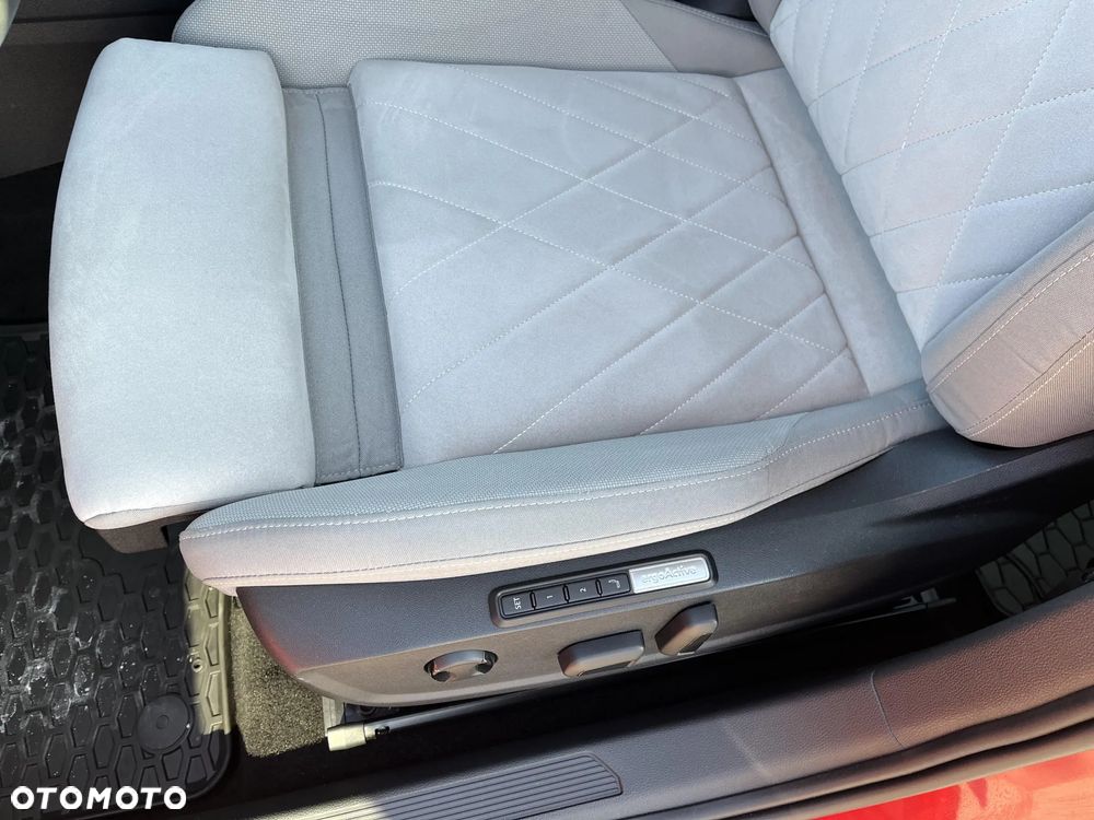 Volkswagen Golf Variant 1.5 eTSI mHEV Style DSG - 12
