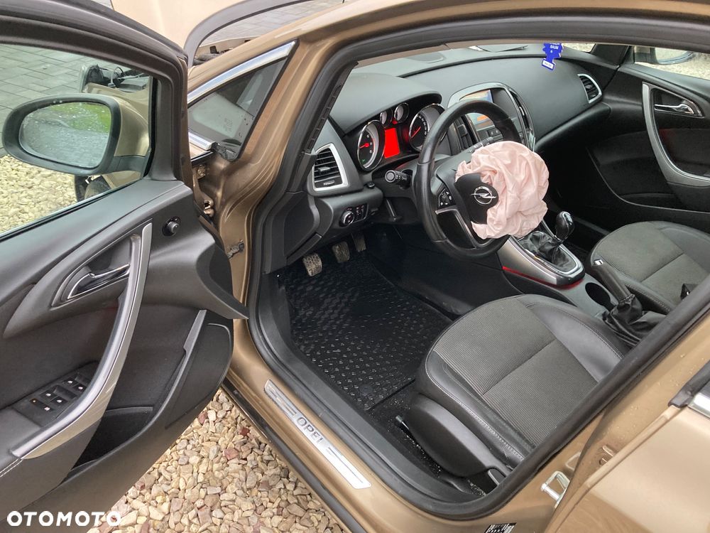 Opel Astra 1.4 T Executive EU6 - 12