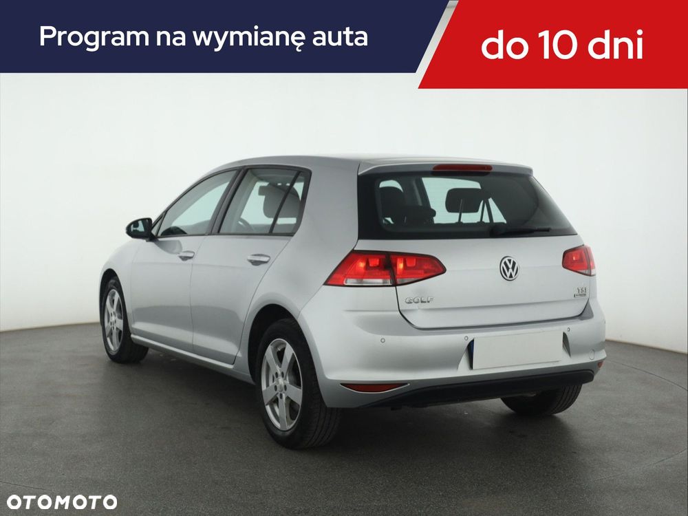 Volkswagen Golf - 6