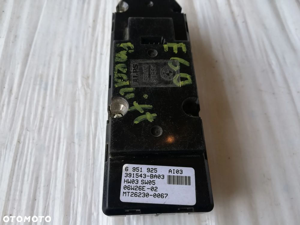 BMW 5 E60 E61 Przód strona prawa Przyciski szyb 6951925 - 2