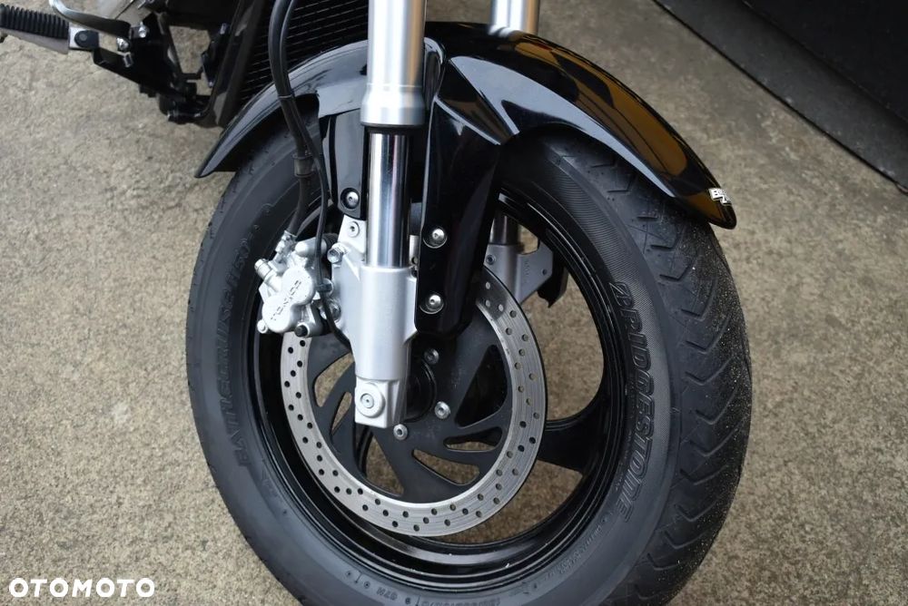 Suzuki Intruder - 27