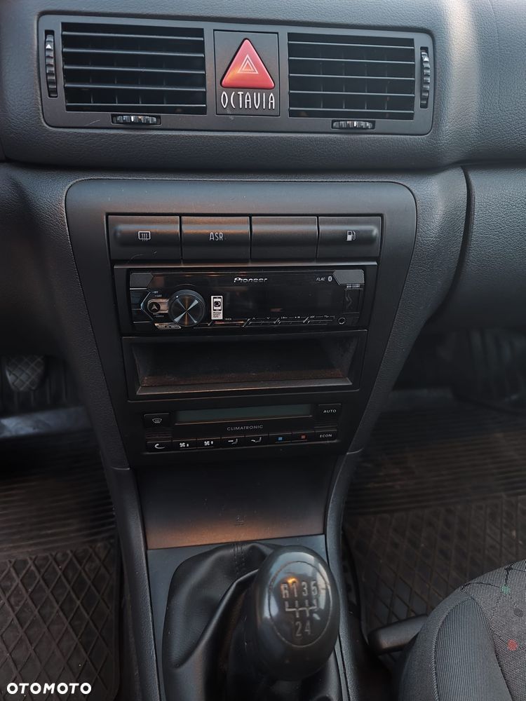 Skoda Octavia 1.6 Classic - 10