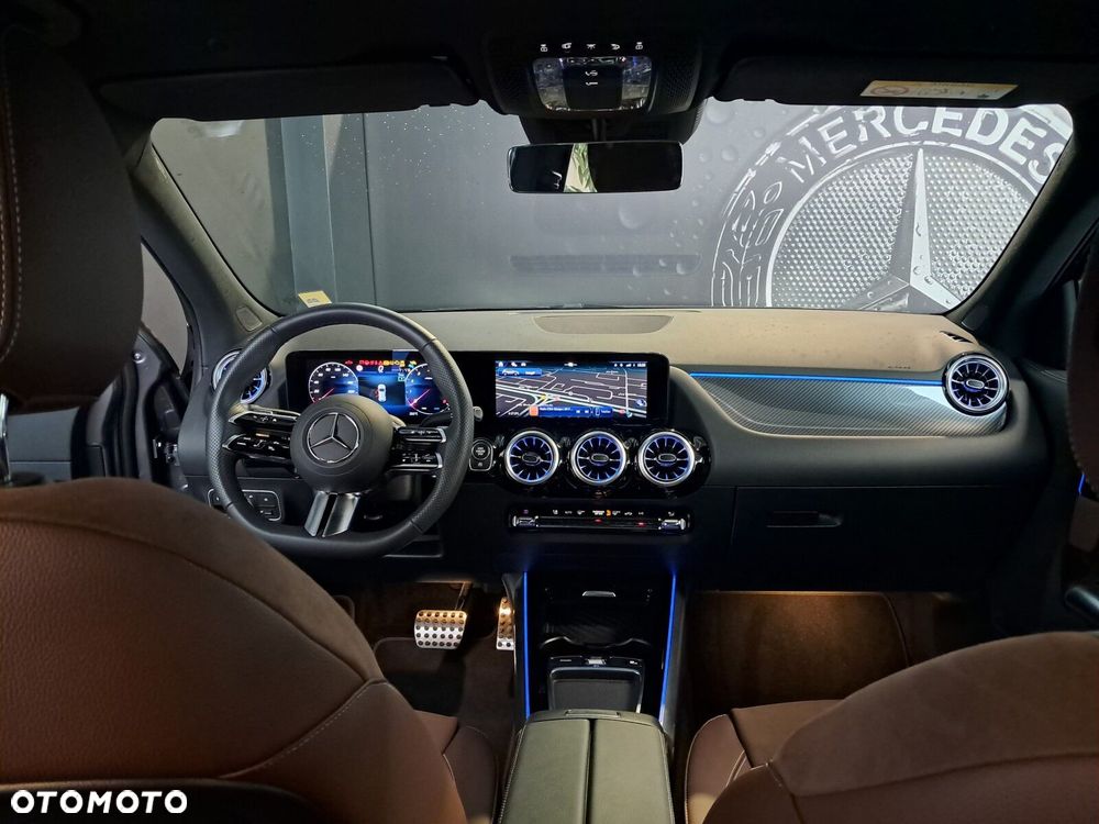 Mercedes-Benz GLA - 34