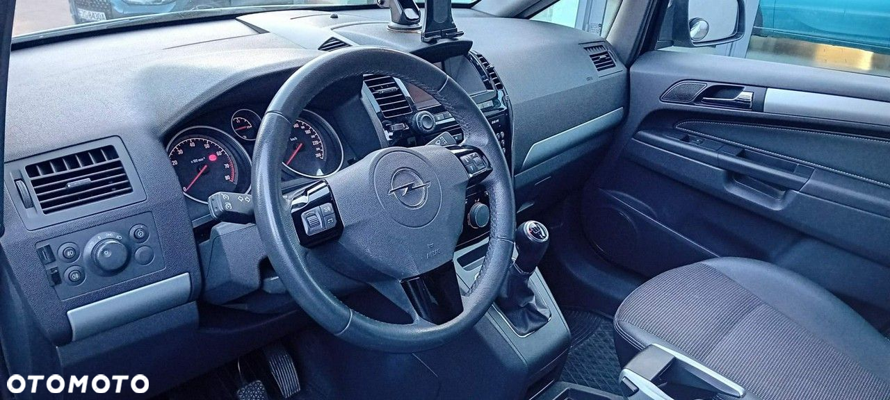 Opel Zafira - 9