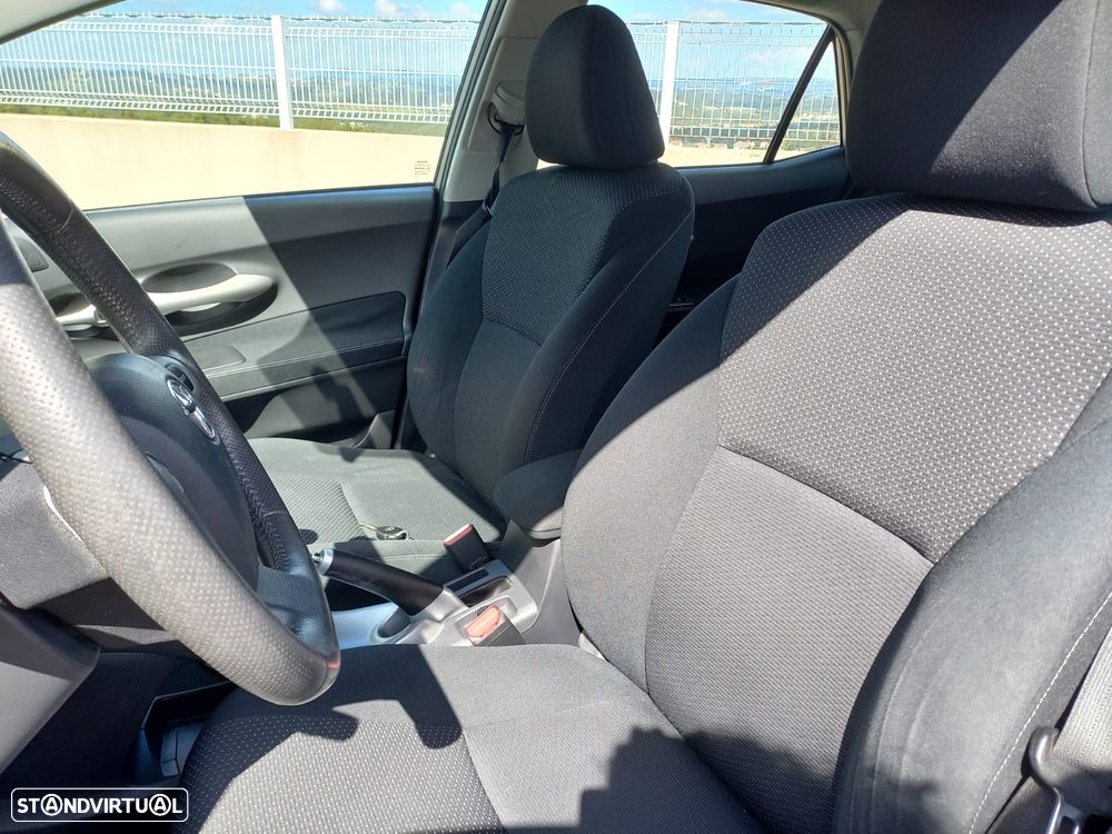 Toyota Auris 1.4 D-4D - 6