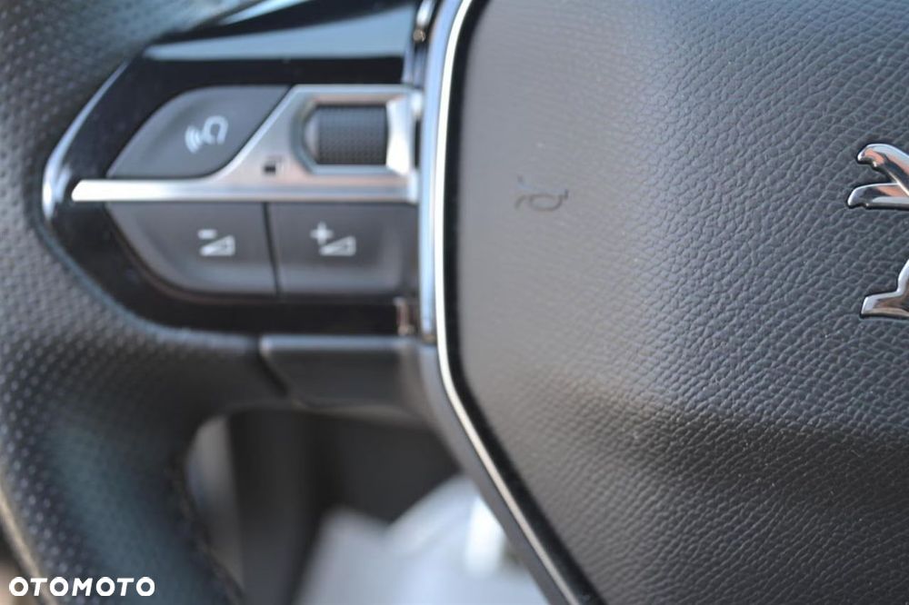 Peugeot 3008 1.6 PureTech HYbrid4 GT S&S EAT8 - 5