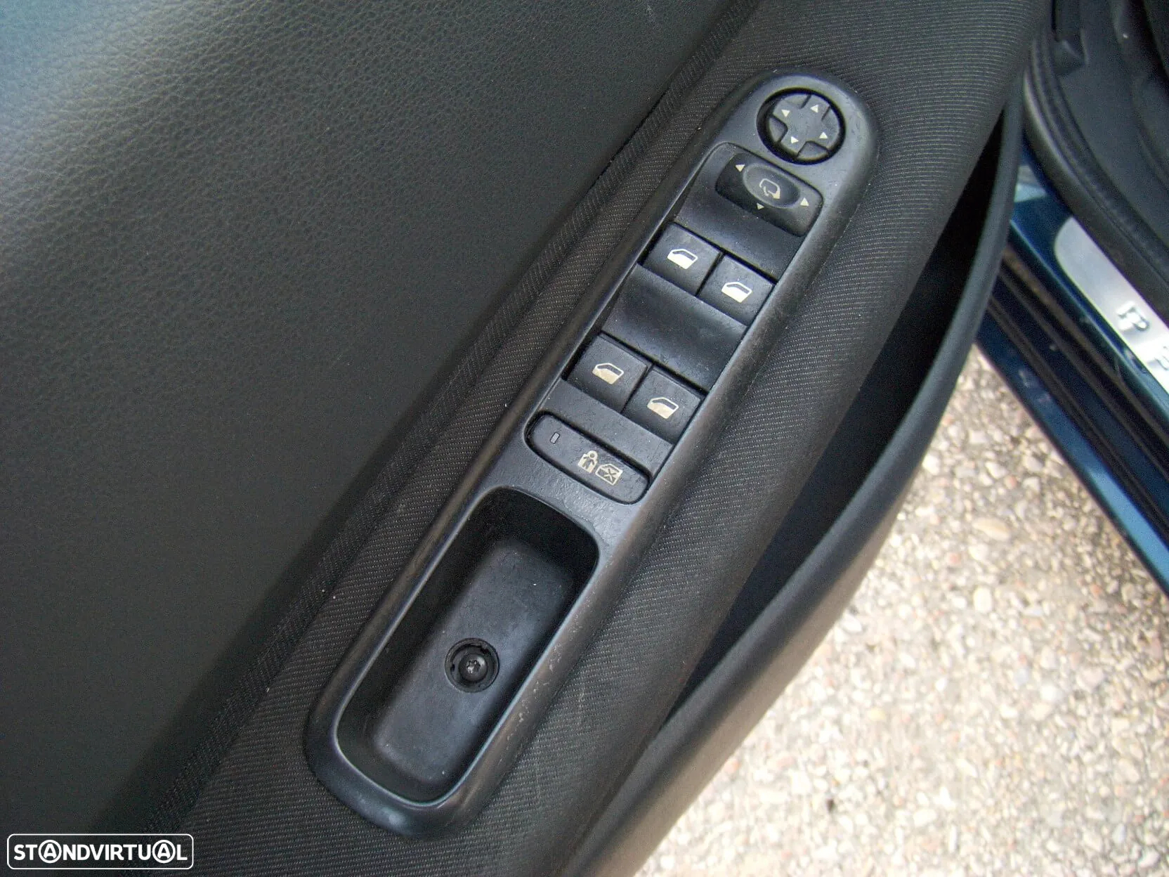 Peugeot 5008 1.6 HDi Executive JLL17 - 6