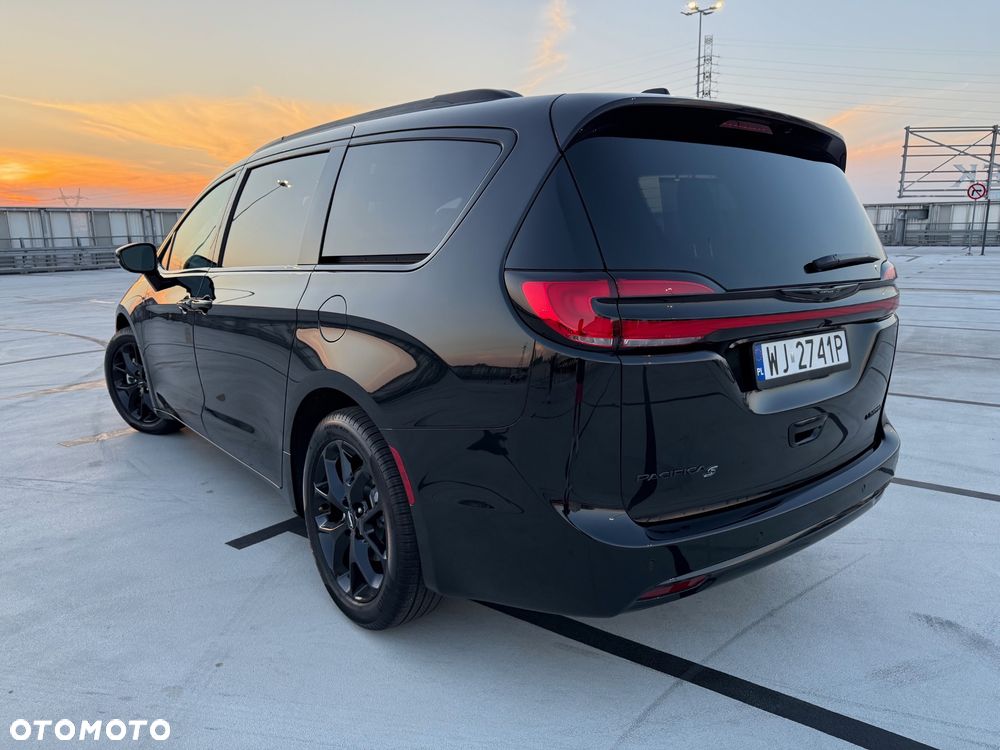 Chrysler Pacifica - 7