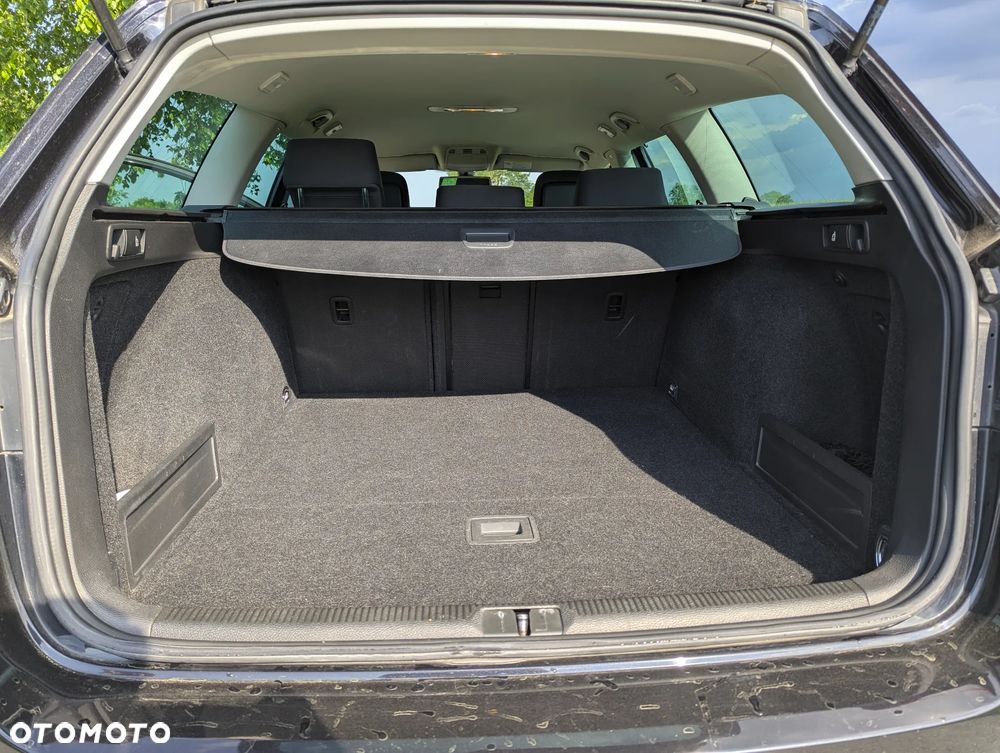 Volkswagen Passat 2.0 TDI DPF Highline - 16