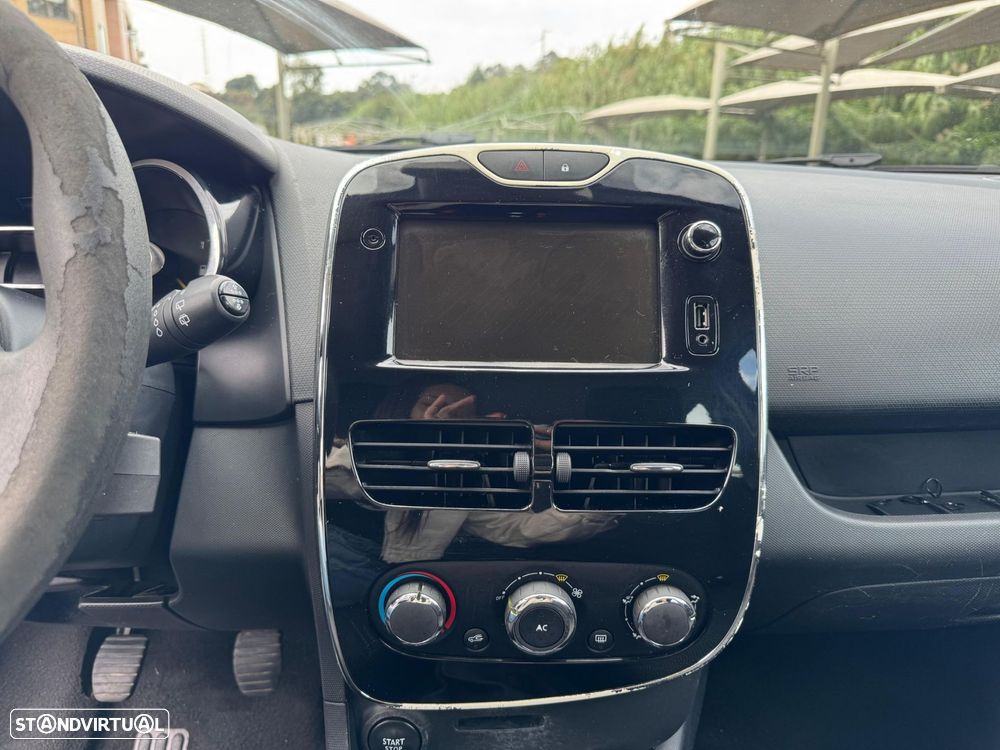 Renault Clio - 11