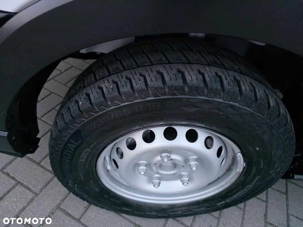 Ford Transit - 25