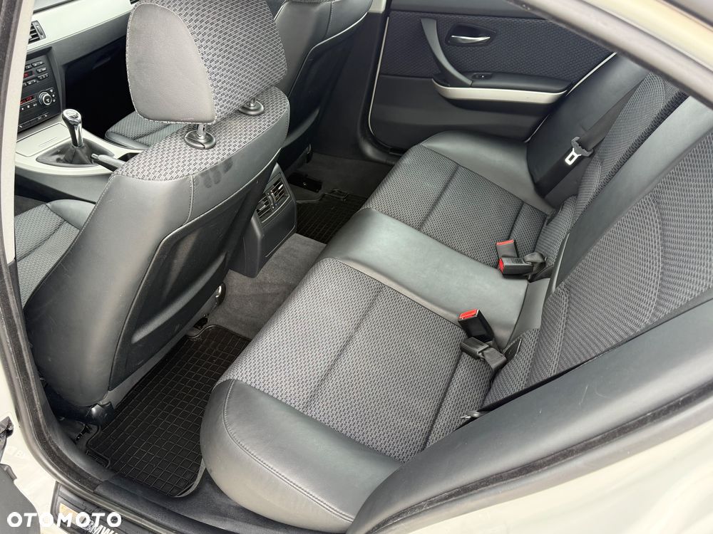 BMW Seria 3 318i Edition Lifestyle - 17