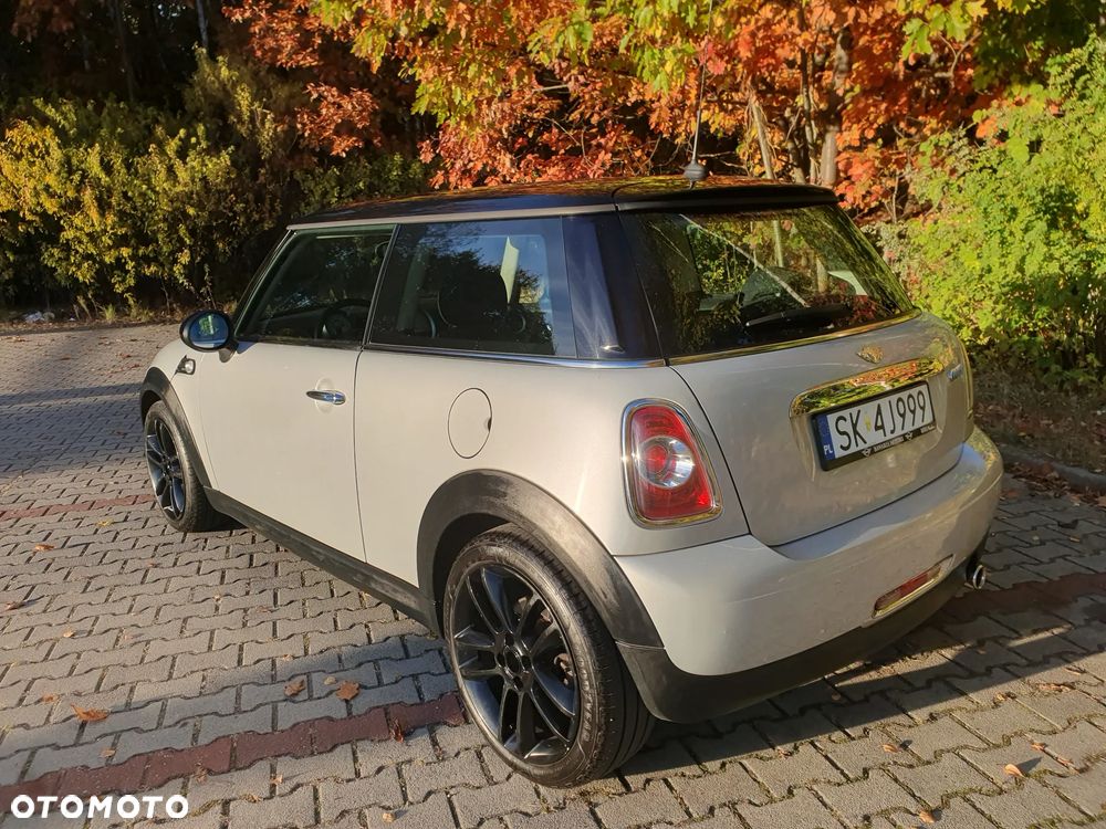 MINI Cooper Standard - 4