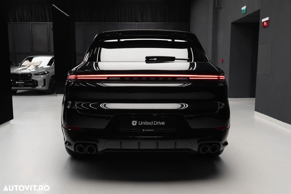 Porsche Cayenne GTS - 9