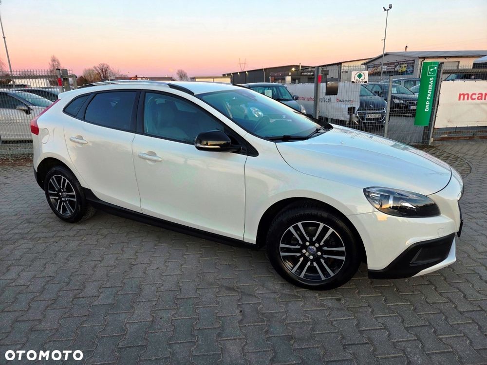 Volvo V40 Cross Country D2 Momentum - 4