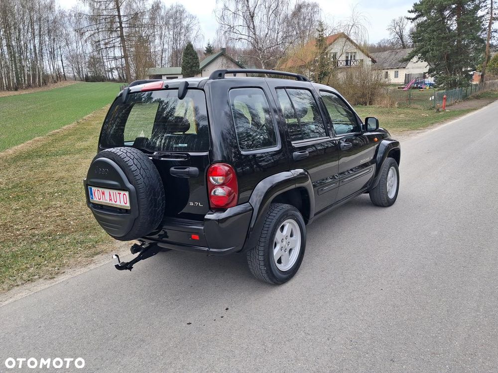 Jeep Cherokee - 11