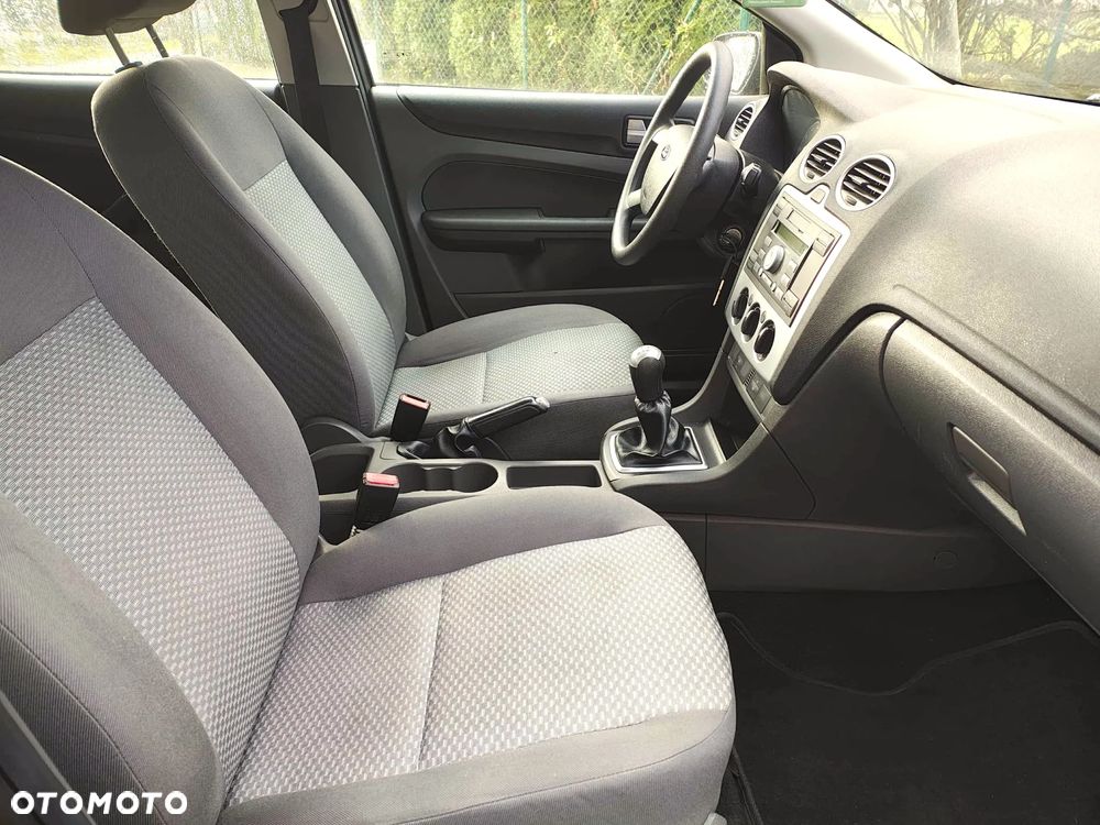 Ford Focus 1.6 16V Connection - 36