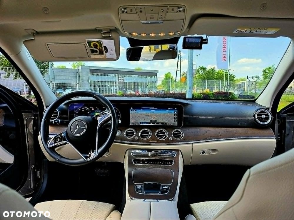 Mercedes-Benz Klasa E 220 d 4-Matic Exclusive - 8