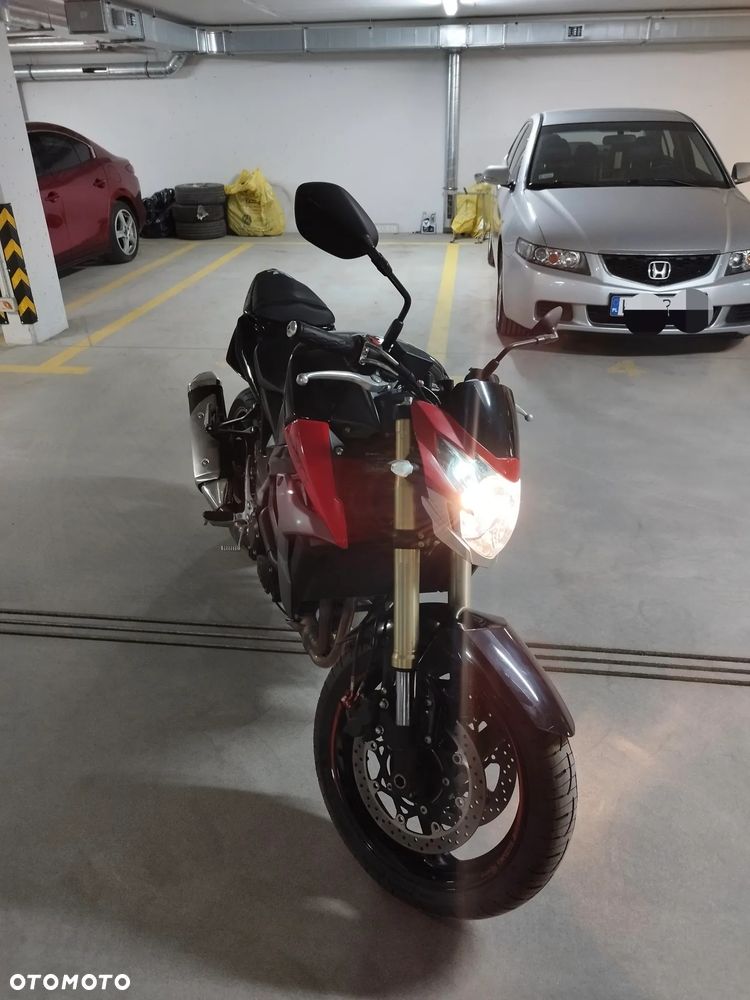 Suzuki GSR - 20