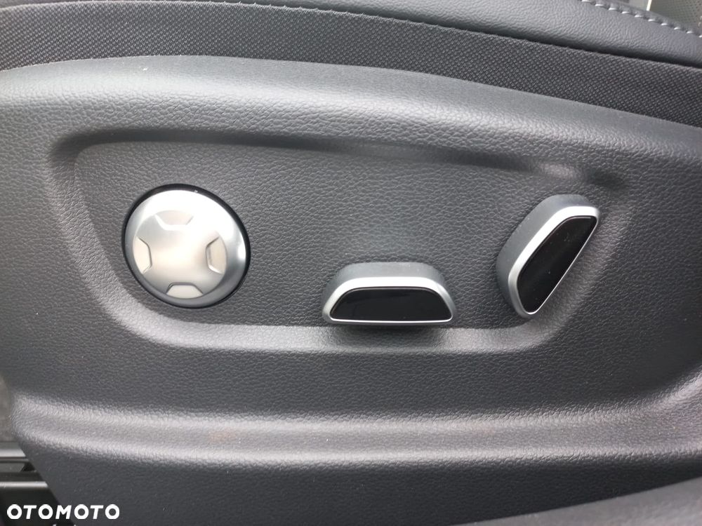 Hongqi H6 2.0T Deluxe - 24