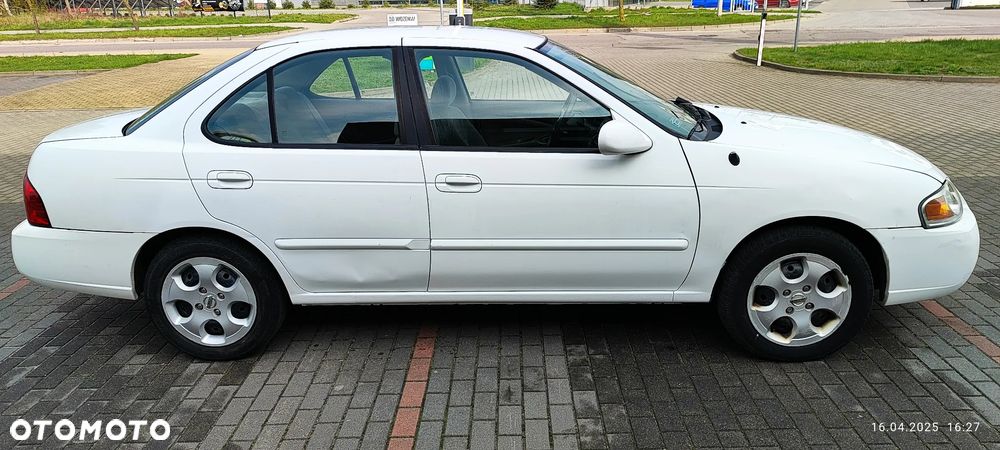 Nissan Sentra - 4