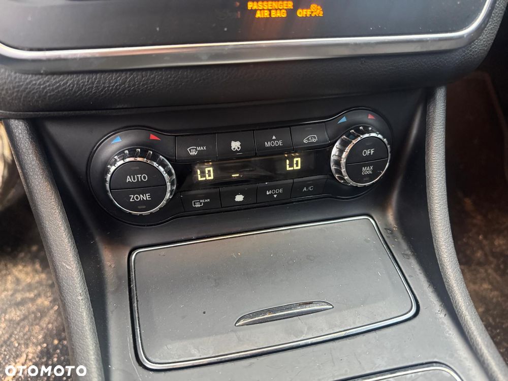 Mercedes-Benz CLA 250 7G-DCT - 16
