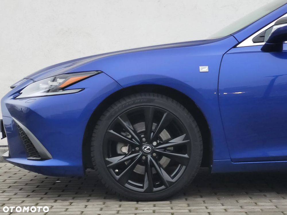 Lexus ES 300h F Sport Edition - 28