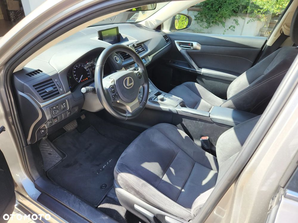 Lexus CT - 8