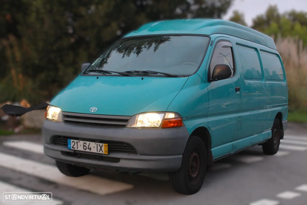 Toyota HIACE - 2