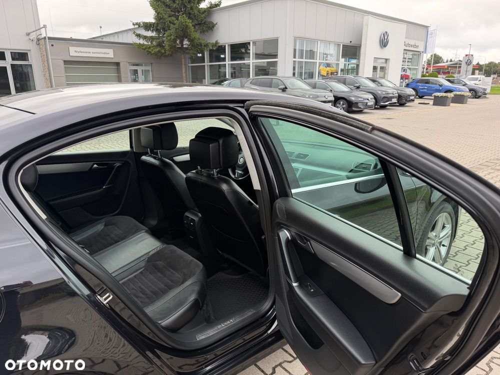 Volkswagen Passat - 31