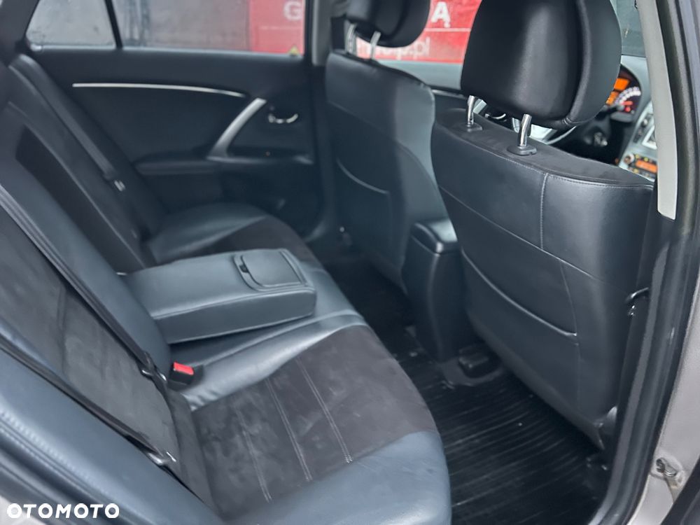 Toyota Avensis 2.0 D-4D Executive - 10