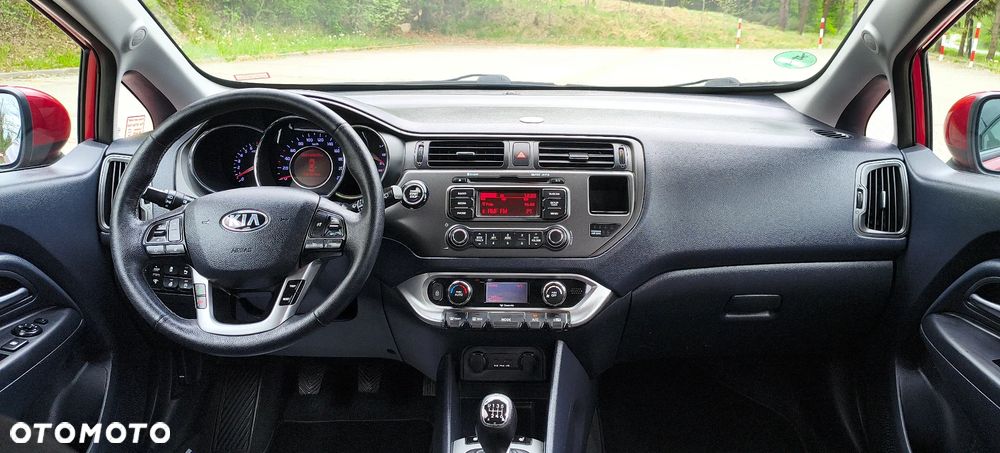 Kia Rio - 12