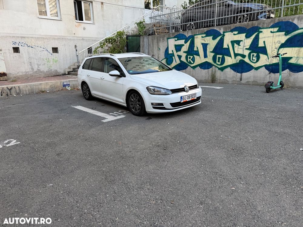 Volkswagen Golf - 6