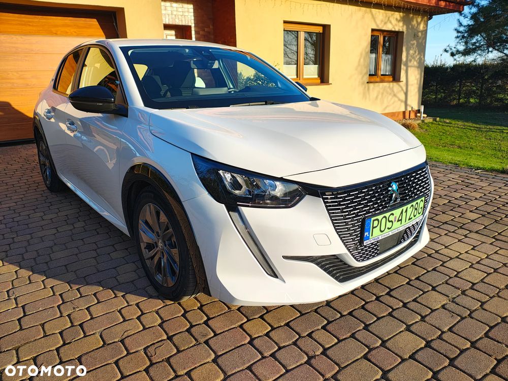 Peugeot 208 - 1