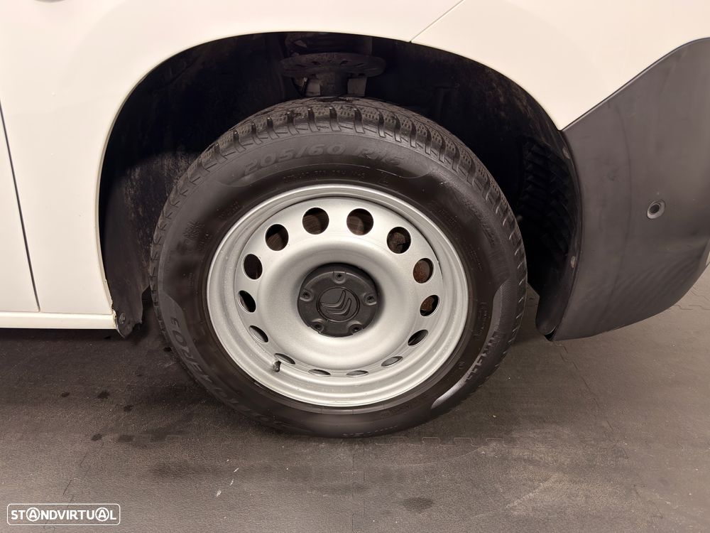 Citroën BERLINGO 1,5 HDI 3 LUGARES - 29