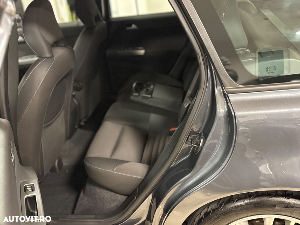 Volvo V50 2.0 D Momentum - 23