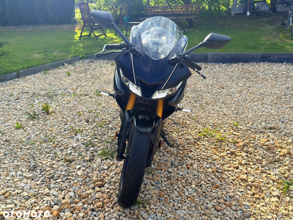 Yamaha YZF - 4