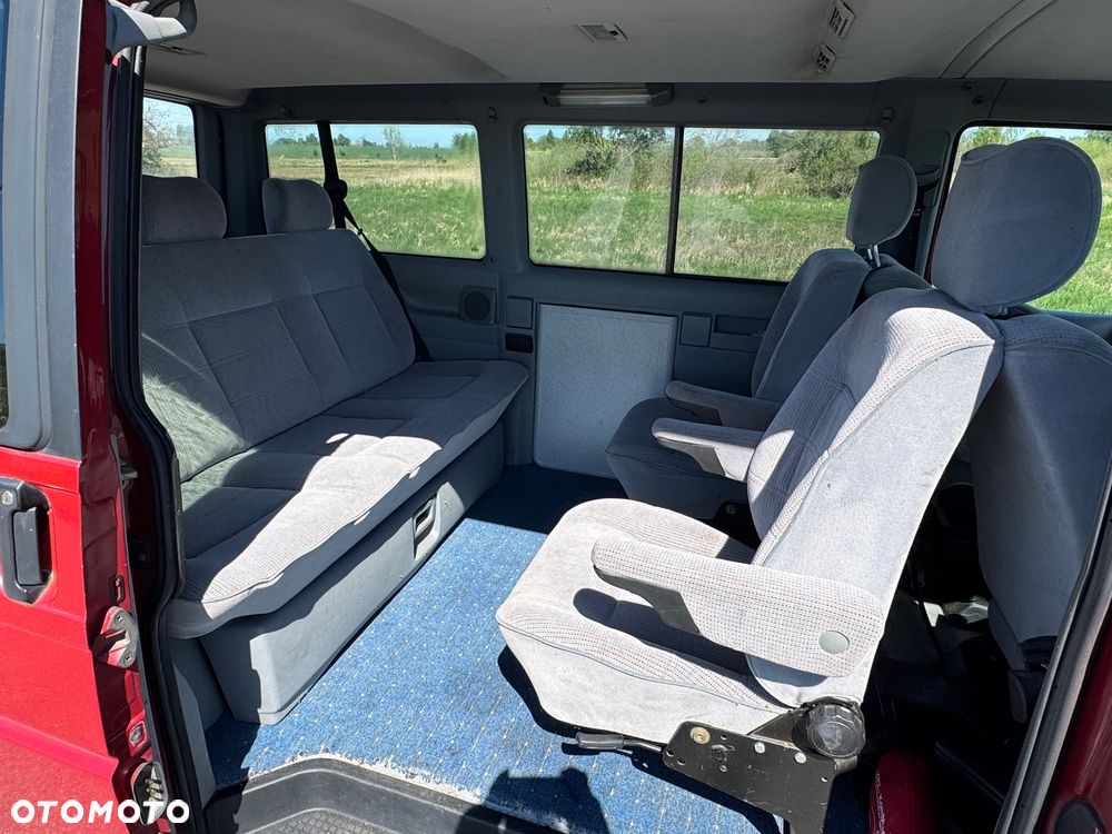 Volkswagen Multivan - 11