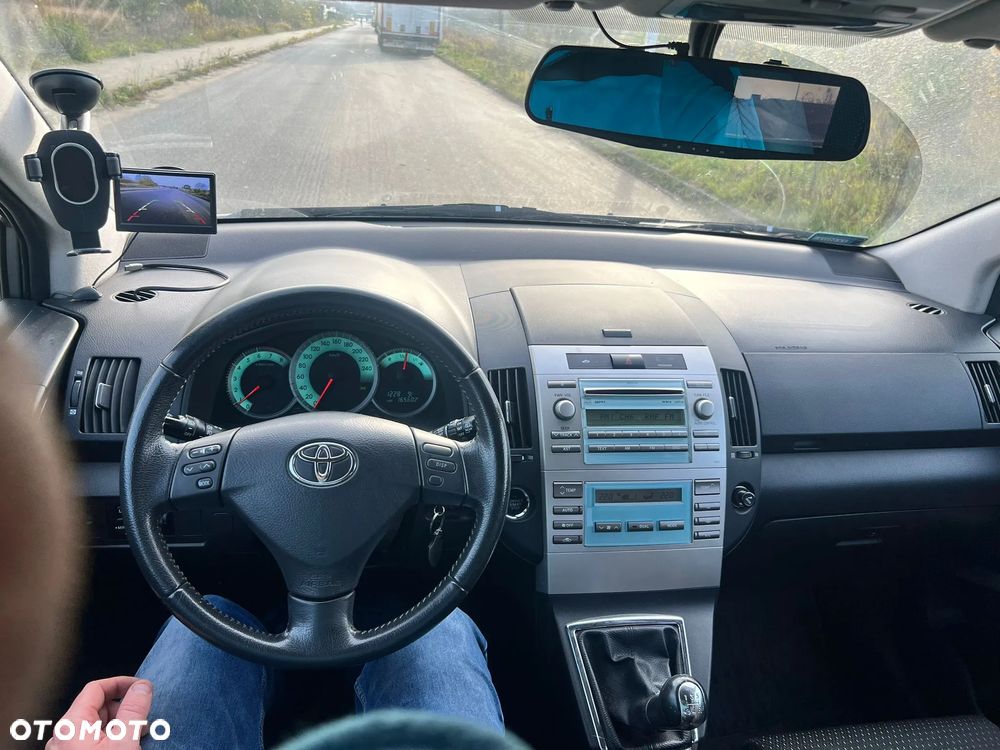 Toyota Corolla Verso - 14