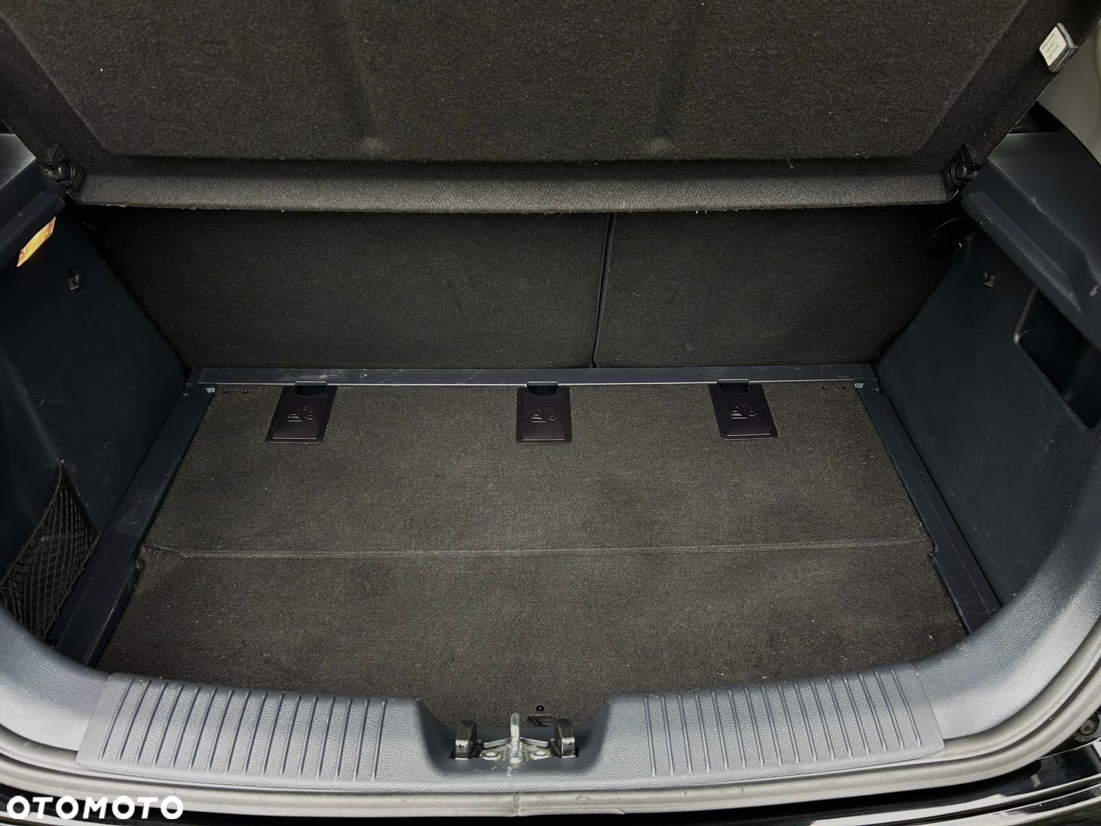 Kia Rio - 8