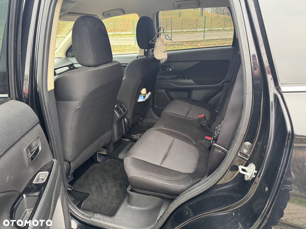 Mitsubishi Outlander - 14