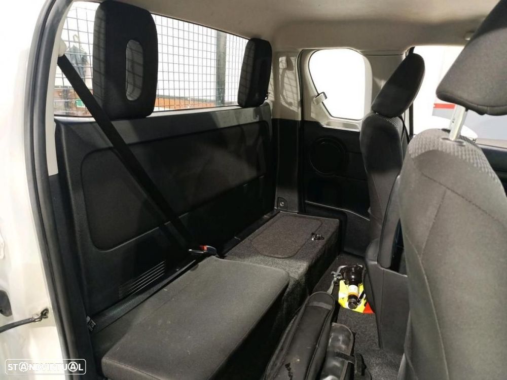 Toyota Hilux 2.4 D-4D 4WD CE c/iva - 6